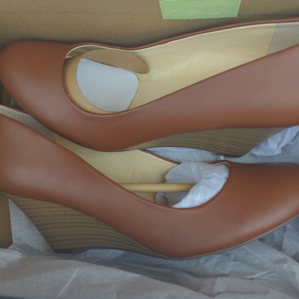 Jessica Simpson wedge